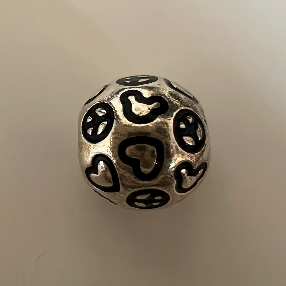 PANDORA Disney Peace, Love & Mickey Charm